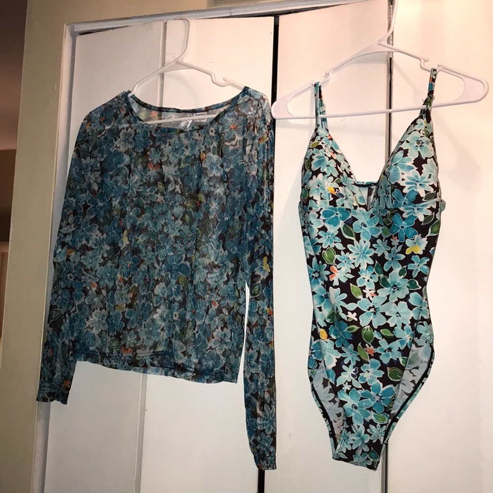 Newport News swimsuit and cover up!